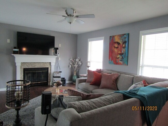 Building Photo - 802 Greenview Cir