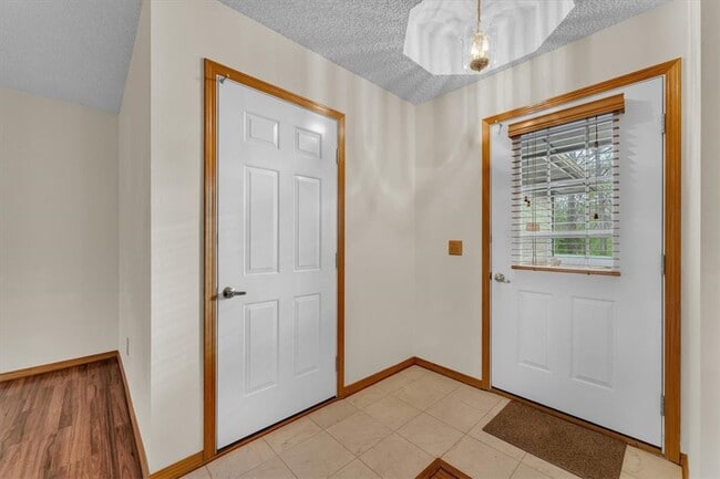 Building Photo - 69 Walney Dr