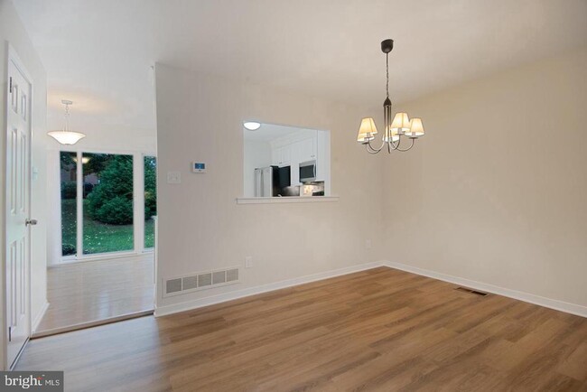 Building Photo - 46 Stonehurst Ct