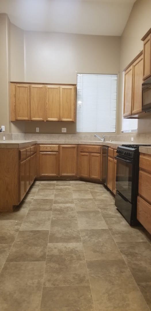 Building Photo - 10211 Lanesborough Ave