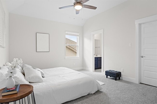 Building Photo - 2233 Bellisa Vis Dr