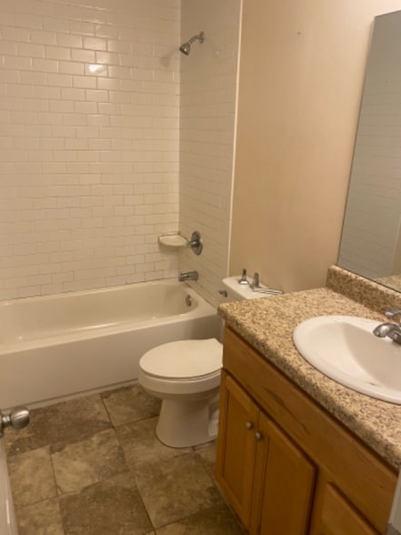 Building Photo - 160 Nunnally St