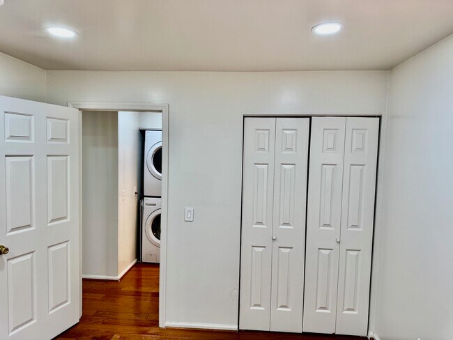 Building Photo - 34 Bergen Ridge Rd