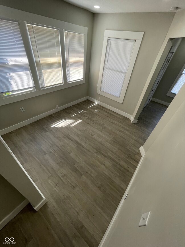 Building Photo - 321 E 31st St