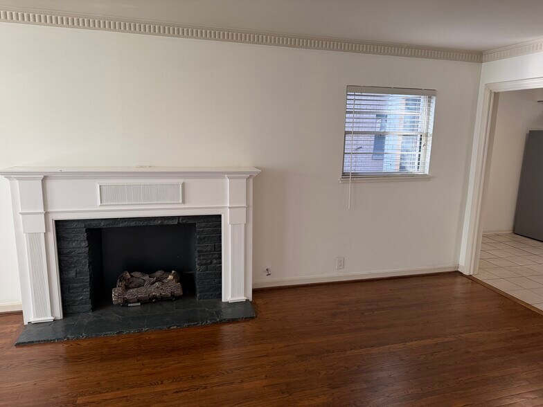 Building Photo - 4151 Hawthorne Ave