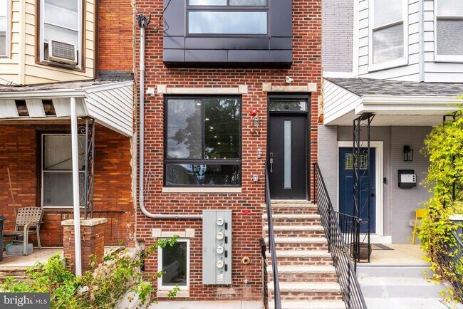 Building Photo - 103 E Duval St