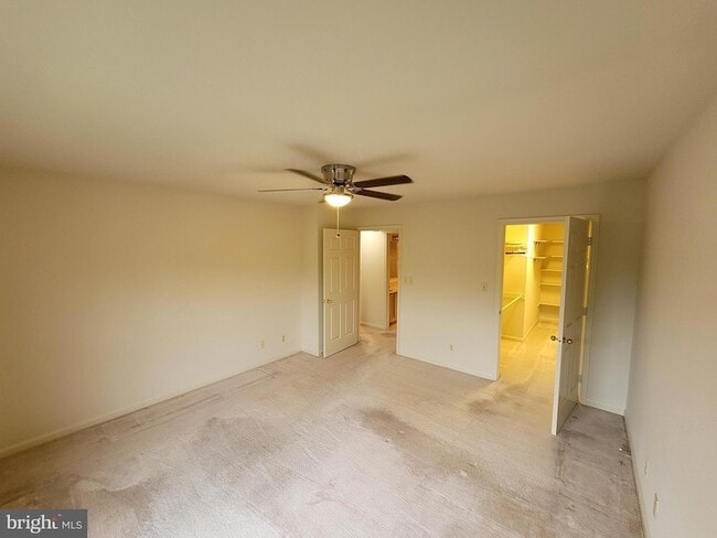 Building Photo - 605 Admiral Dr