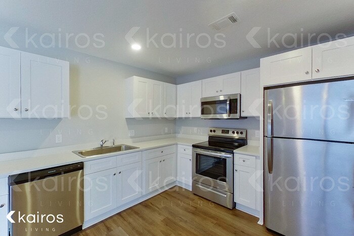 Building Photo - 13 Burnt Oak Cir