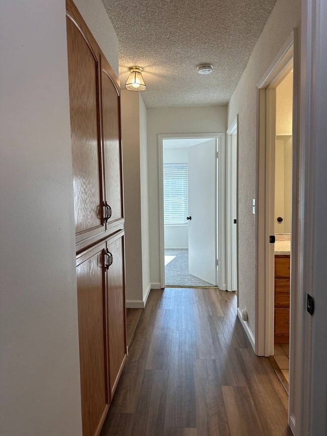 Building Photo - Mature dog considered. Nice home, convenient location off Placer & Wisconsin, Rdg.