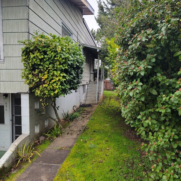 Building Photo - 638 W Madrone St