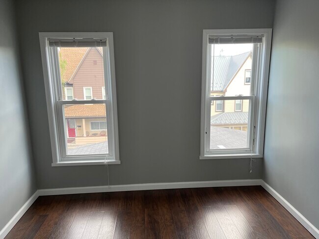 bedroom 2 - 517 N 9th Ave