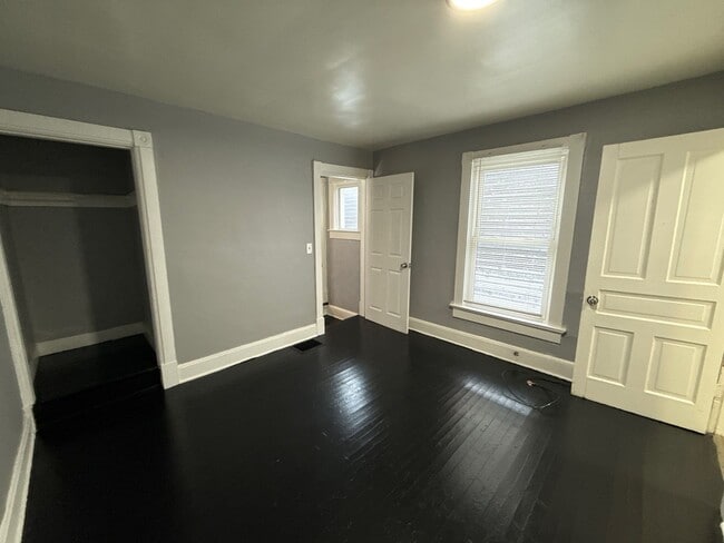 Building Photo - 1116/ 1120 Bonacker