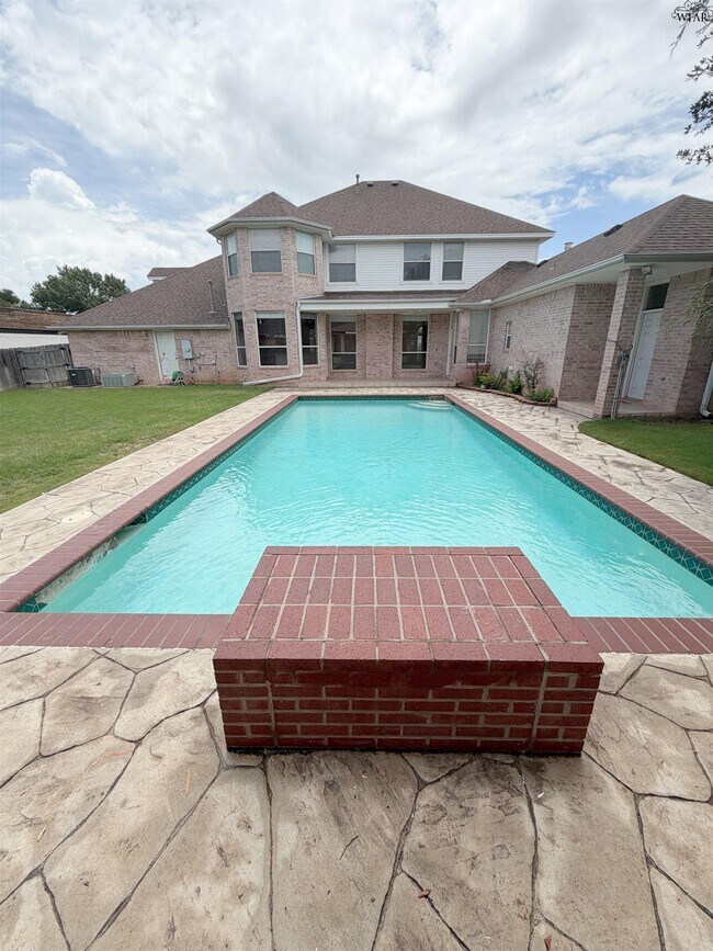 Building Photo - 4506 Hollow Ridge Dr