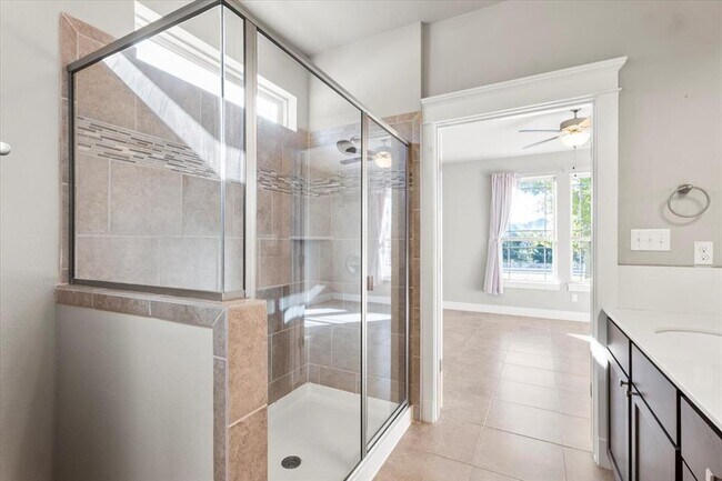 Building Photo - 710 Arrow Point Dr