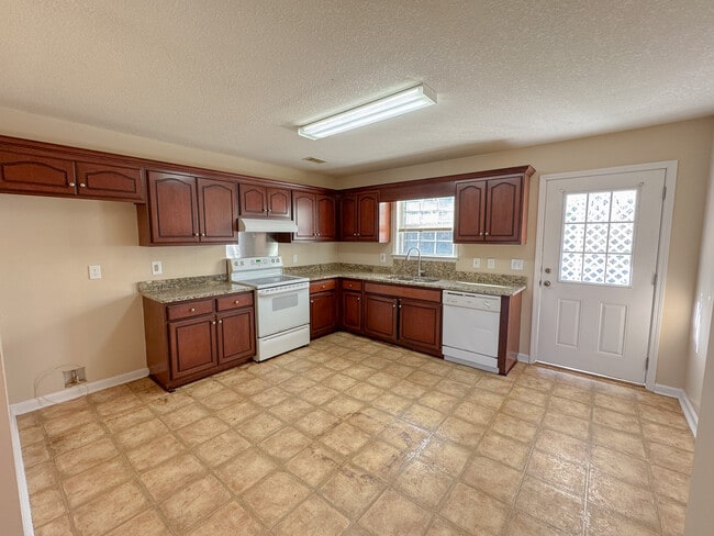 Building Photo - 8585 Clito Rd