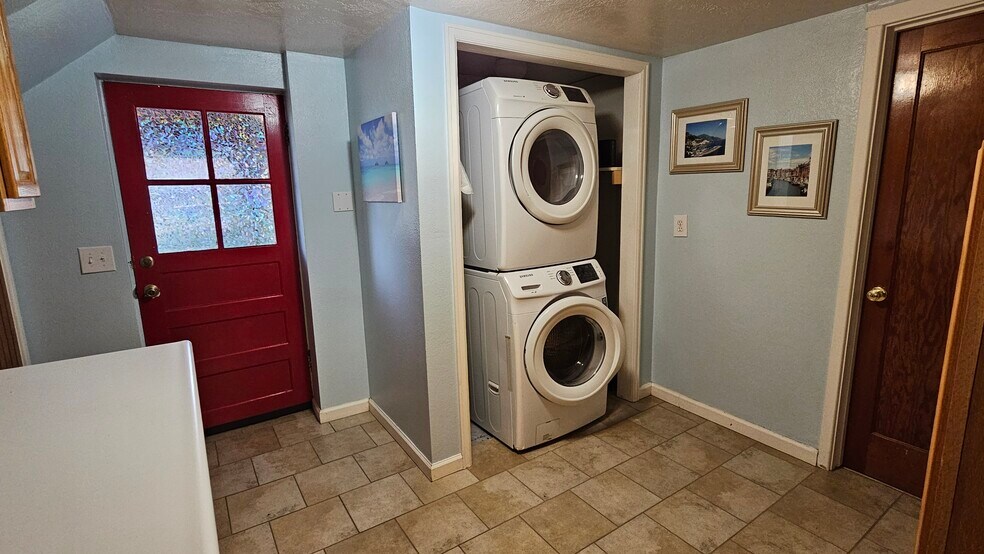 Building Photo - 1708 15th Ave