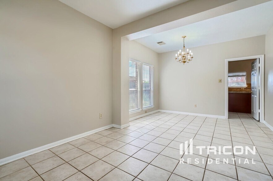 Building Photo - 5911 Klamath Falls Ct