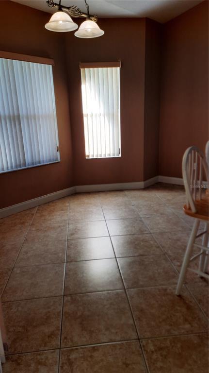 Building Photo - 58 Burning Bush Dr