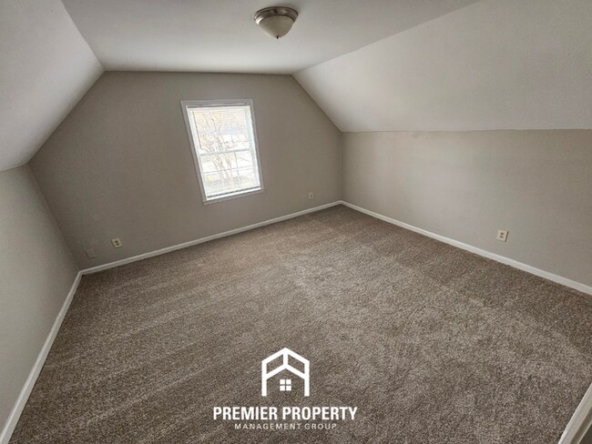 Building Photo - 6622 Amersham Dr