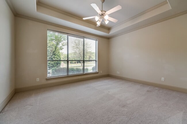 Building Photo - Gorgeous Custom Home on a private 1 acre l...
