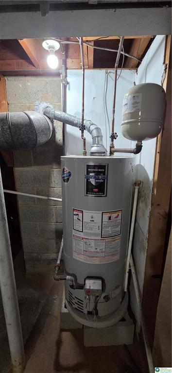 Building Photo - 1103 N Van Buren St