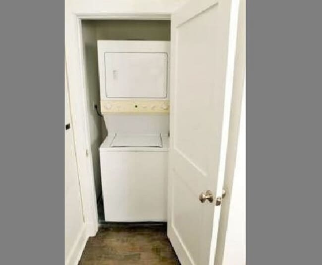 Building Photo - 625 E 200 S