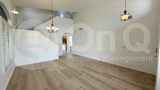 Building Photo - 12609 W Colter St