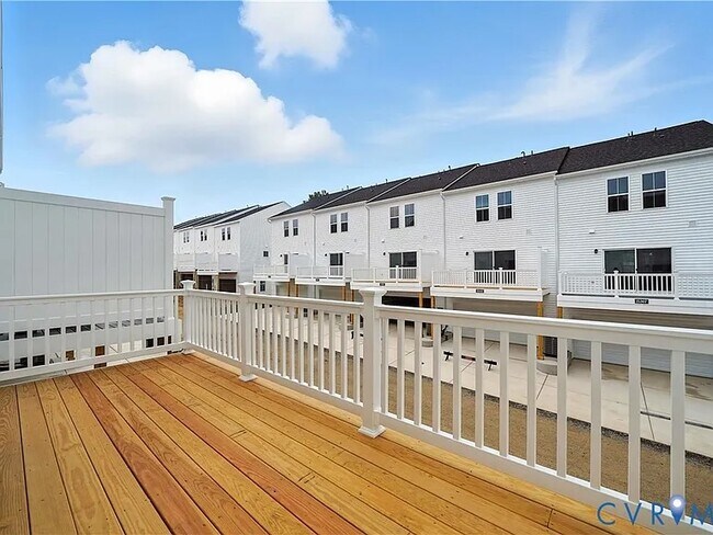 Building Photo - 15315 Sunray Aly