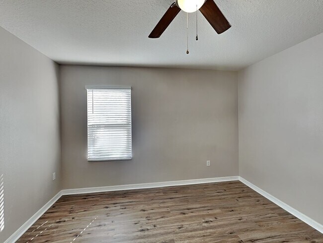 Building Photo - 361 Honey Bell Rd