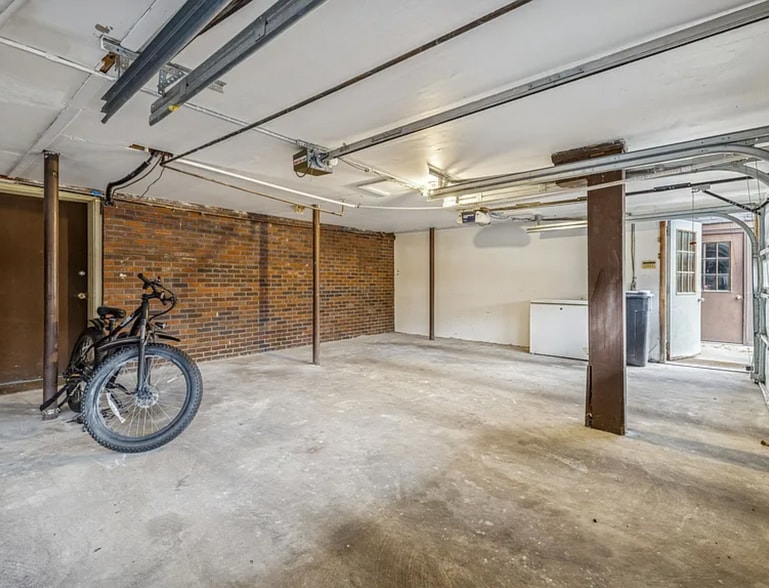 Building Photo - 500 Paragon Mills Rd