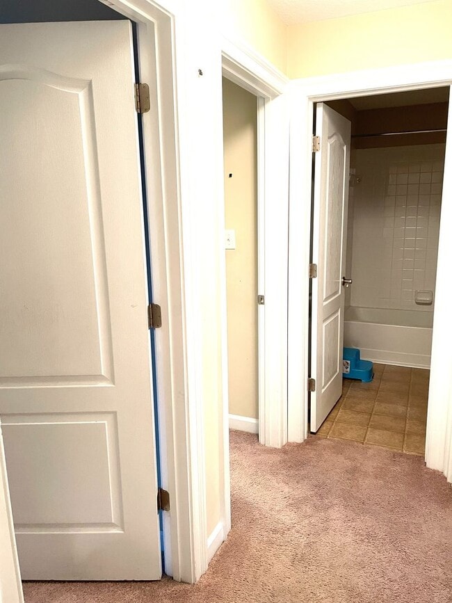 Building Photo - Beautifully Maintained Home in the Heart o...
