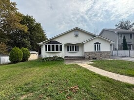 Building Photo - 28 Lake Rd