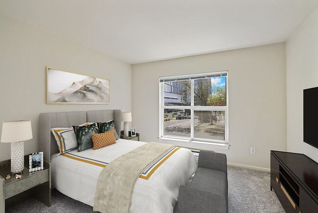 Building Photo - Ellington at Bellevue