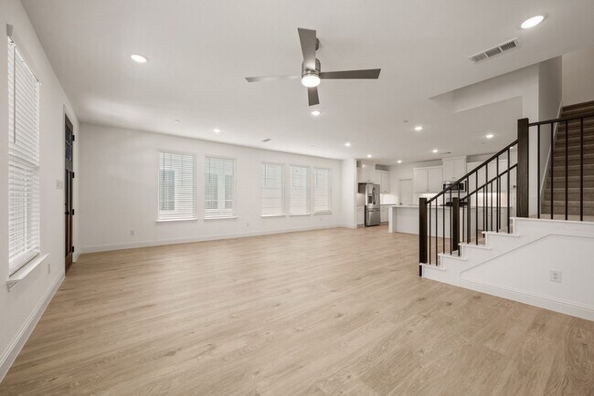 Building Photo - 8936 Magnet Dr