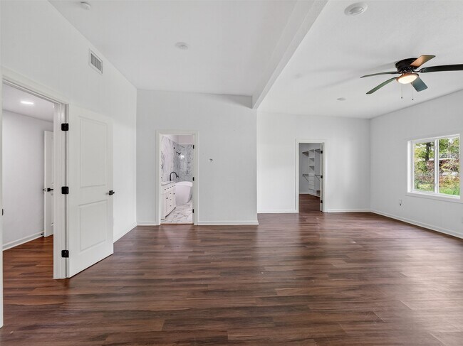 Building Photo - 11515 Iberia Dr