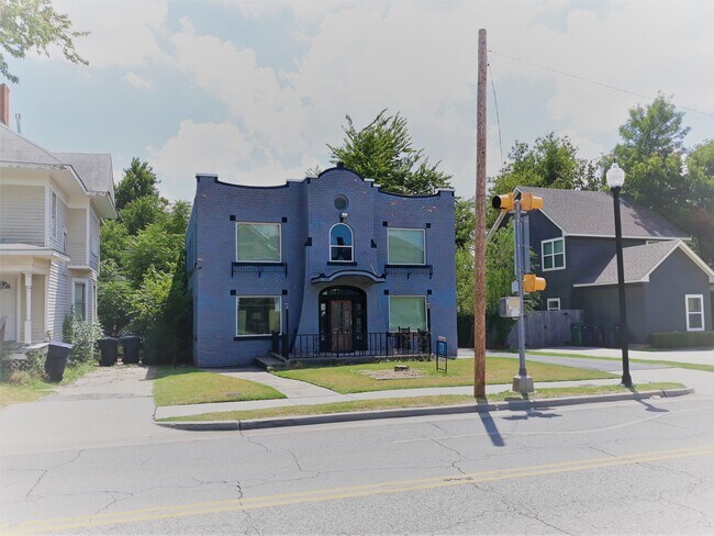 Primary Photo - 1308 NW 16th St