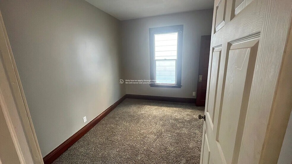 Building Photo - 2907 Bristol St