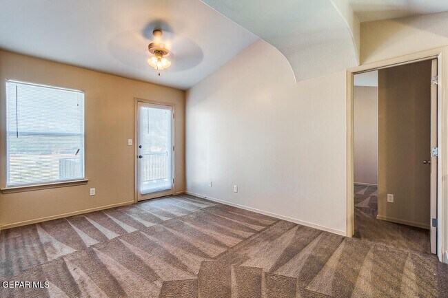 Building Photo - 6104 Sara Suzann Ln