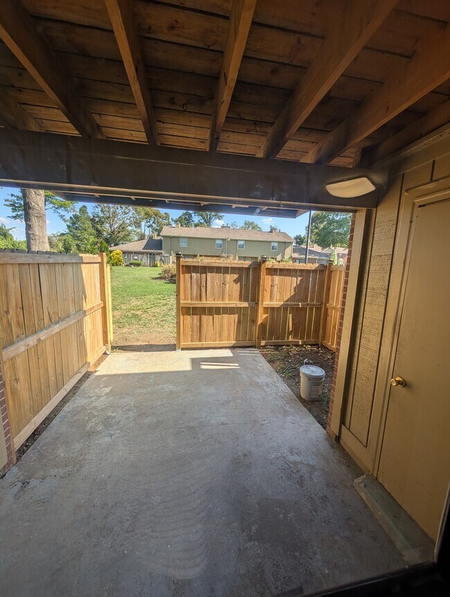 Building Photo - 501 Chandler Pl