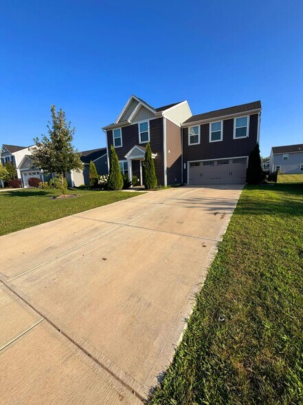 Front - 8511 Fownes Ln