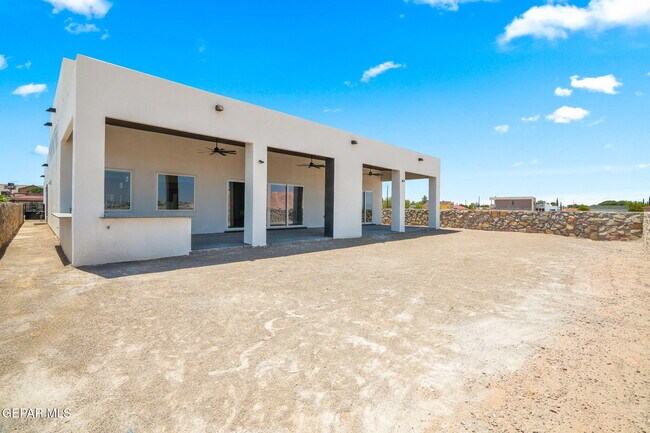 Building Photo - 11337 Ardelle Ave