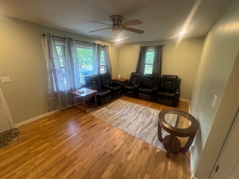 Building Photo - 10436 Gast Rd