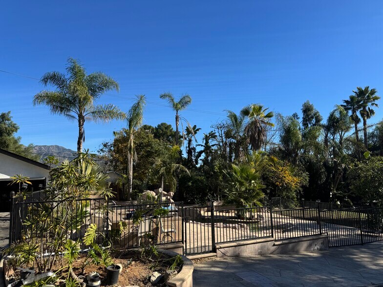 Building Photo - 9859 Foothill Blvd