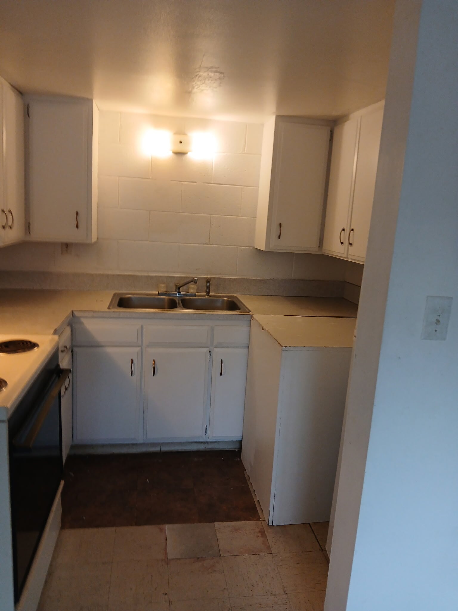 Building Photo - 1051 S 4th Ave