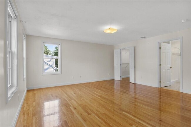 Building Photo - 37 Forest Rd