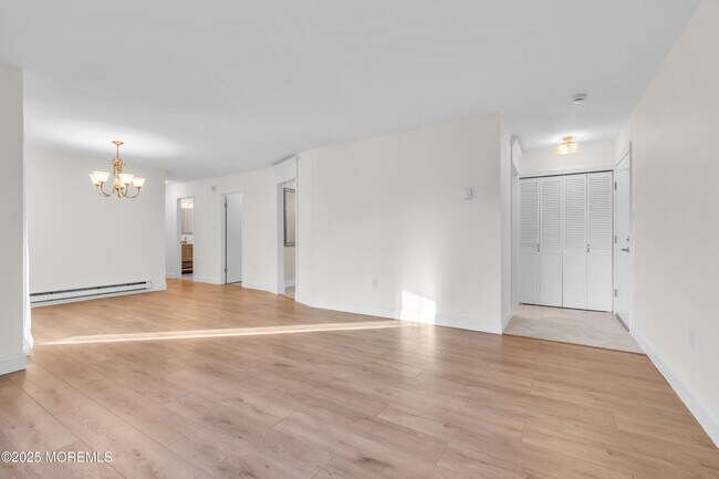 Building Photo - 218 Medford Ct