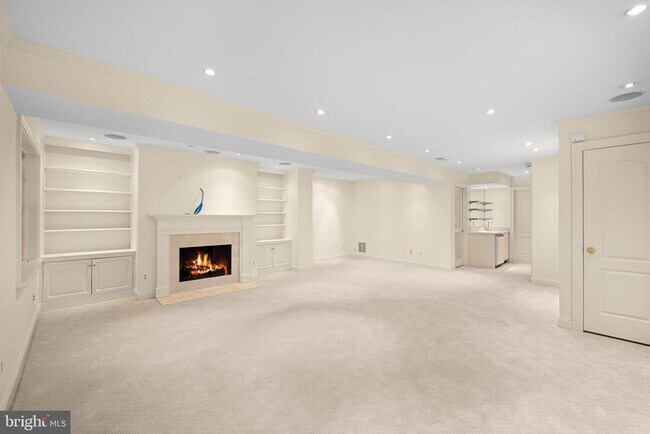 Building Photo - 4049 Mansion Dr NW