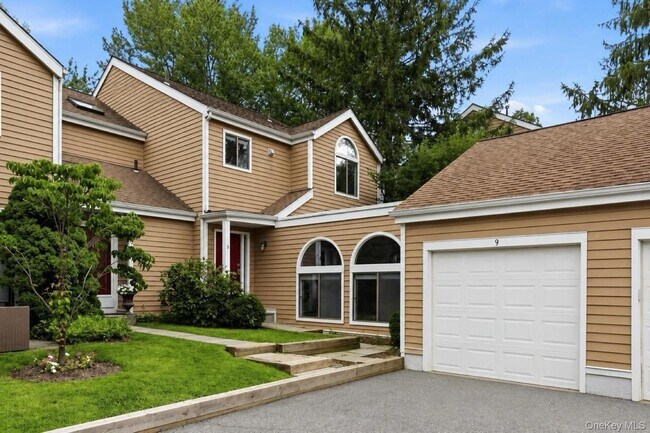 Building Photo - 9 Deer Run