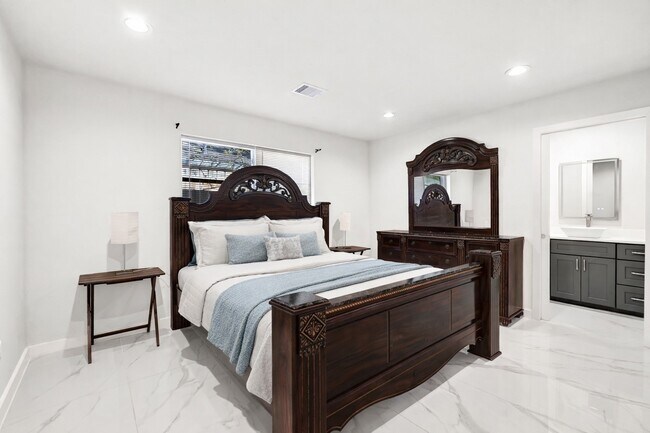 Building Photo - 22406 Fincastle Dr