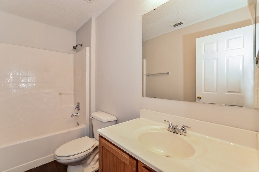 Building Photo - 2209 Nicollett Way